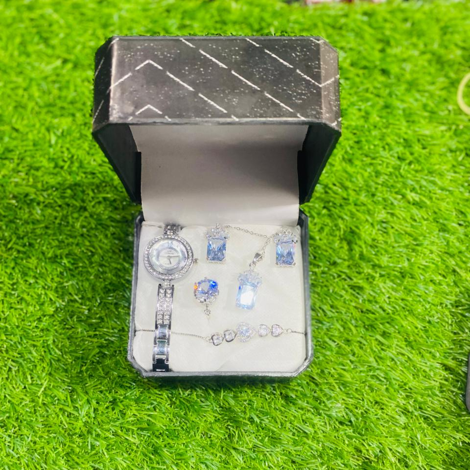 0cb23966d1e534fa112a2e5e55ef7b4f Ladies Watch Jewellery Elegant Design Durable Quality Stylish Look Reliable Performance Perfect Choice For Daily Wear (W - Image 3
