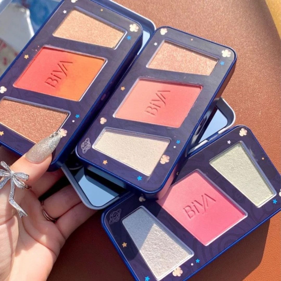 11zon_464819951_1594270844554210_4793654377754301954_n 3 in 1 Colors Facial Blush Gradual Powder Blusher Shimmer Highlighter Three-dimensional Brightening Powder Blusher Palet