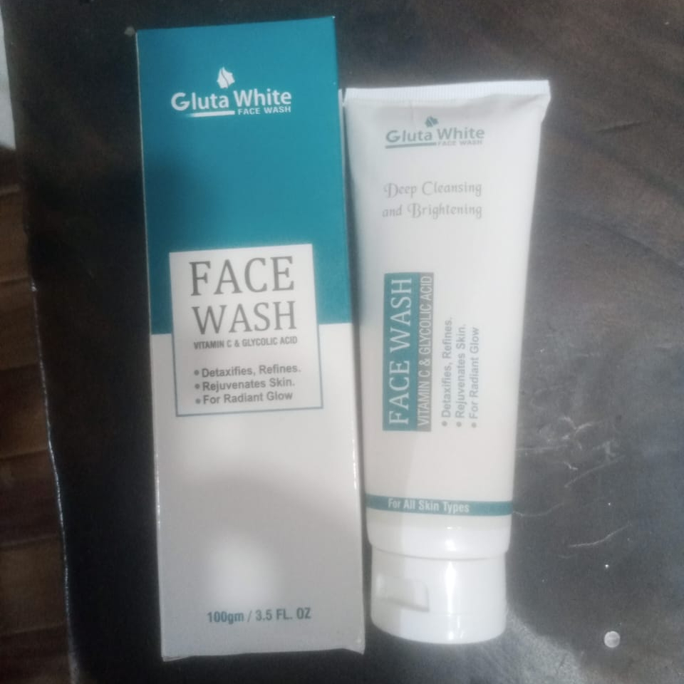 138895e06fd6ec541c3f35618c5d2572 Gluta White Facewash 100ml – Brightening Deep Cleansing Formula for Clear, Glowing Skin, Gentle on All Skin Types, Daily - Image 5