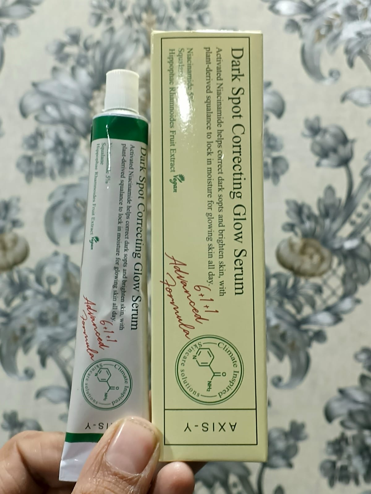 30633f1787550a9ee9b99007dfc9c5e9 Axis Y Dark Spot Correcting Glow Serum With 5% Niacinamide Brightening Treatment Providing Gentle Care - 10g - Image 4