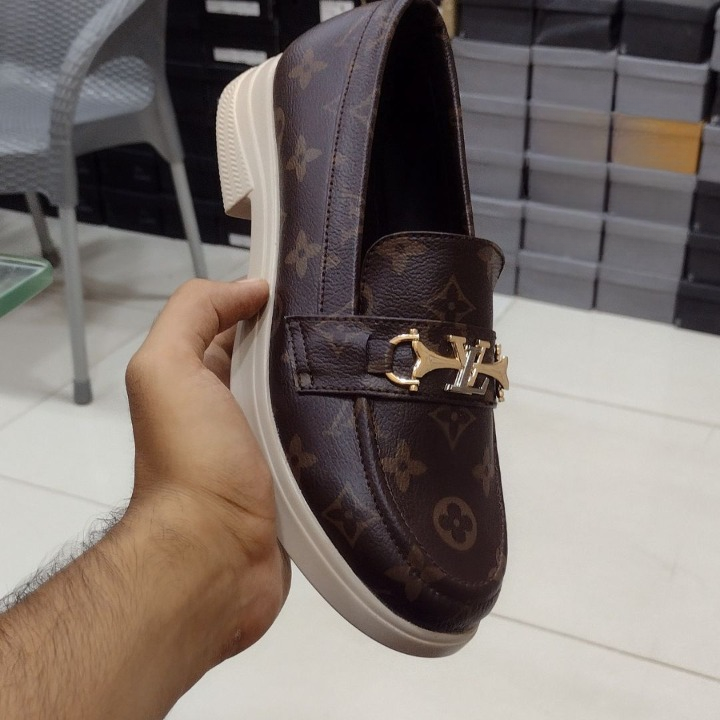 403bda21f4103cceccfe9e9b2e160420 Women’s Brown Loafers with Gold Metallic Buckle – Soft Cushion Padding, Non-Slip Rubber Sole, 3cm Heel - Image 2