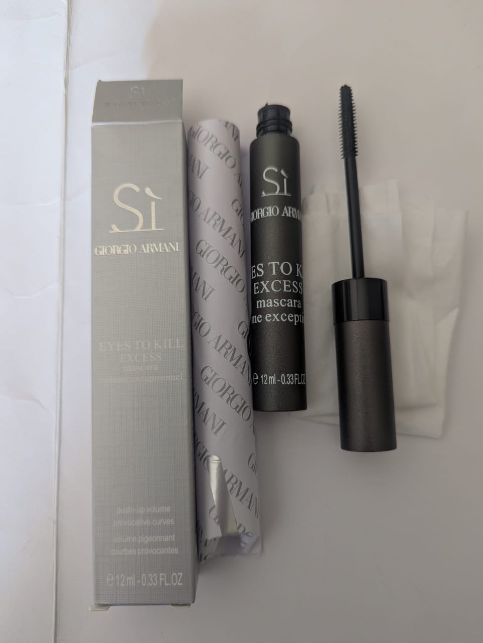 4528ffde4f8b99b51a319cd7625cfa93 Giorgio Armani Si Eyes to Kill Excess Mascara – Dramatic Volume, Length & False-Lash Effect | Buildable, Clump-Free Form - Image 4