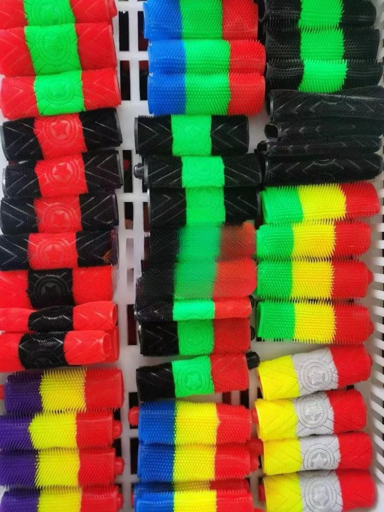 544aaf72d045325821a2c251f1cf591e Rubber Bike Handle Grip Cover With Clutch And Brake Cover Providing Durable Quality Comfortable Use (Random Color) - Image 4