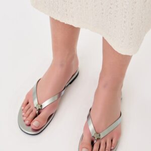 Silver Color Women’s Slippers, Stylish And Comfortable Flat Sandals With Star Design For Casual Wear, Beach, And Daily O