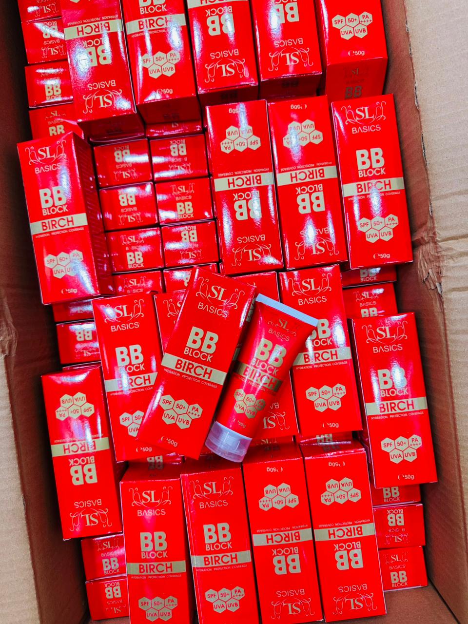 781e3a5bfb4da2736b37d413962b3edf SL Basics BB Block SPF 50+ Tinted Sunscreen – Hydrating & Protective BB Cream with Vitamin E & Lotus Extract (50 ml) - Image 5