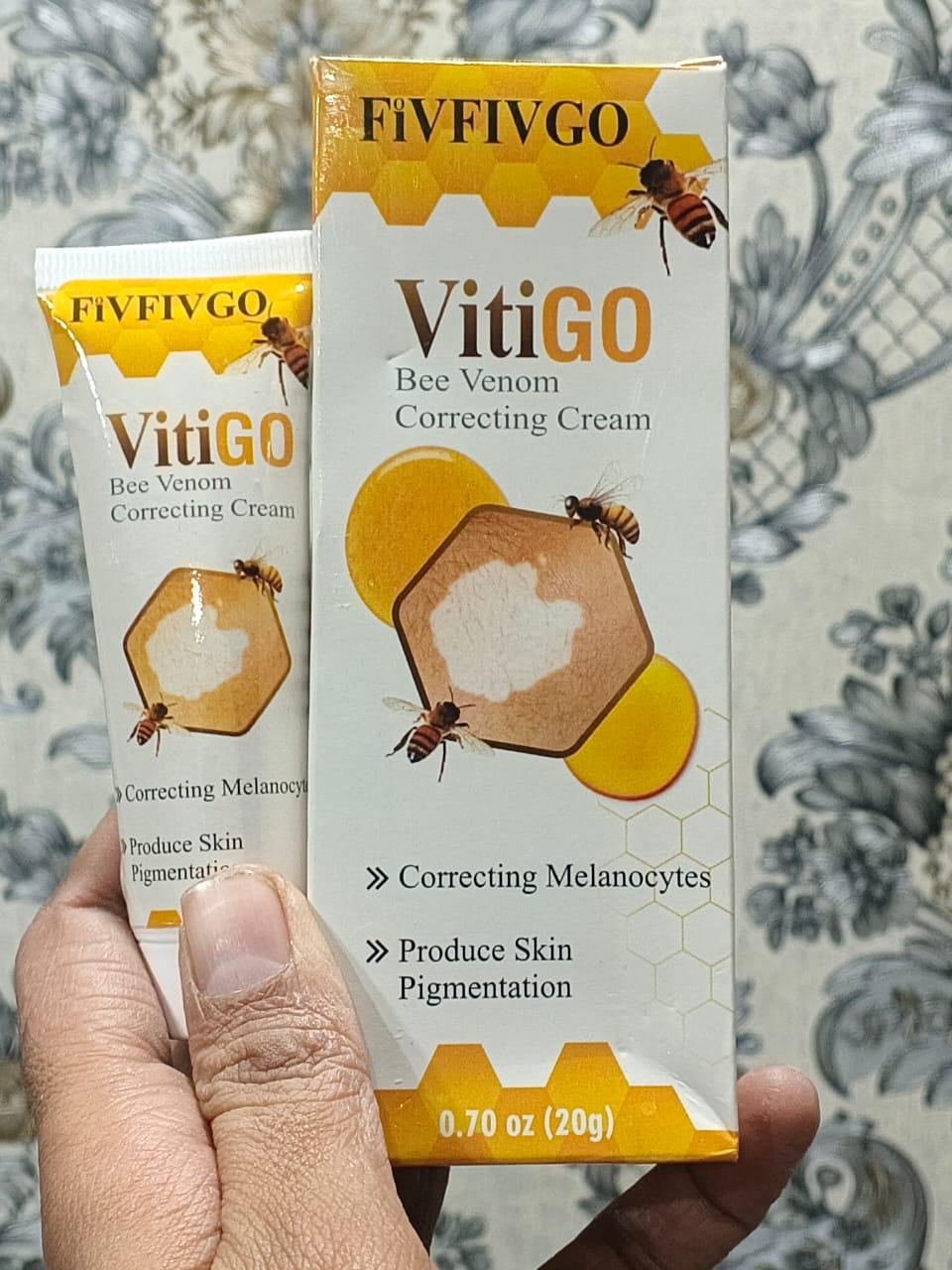 7dd4fd1e97ebe1a8afd0806bf3ec458a VitiGo HoneyCell Restore Bee Venom Advanced Pigment Repair Cream For Radiant Even And Healthy Looking Skin - 20g - Image 3