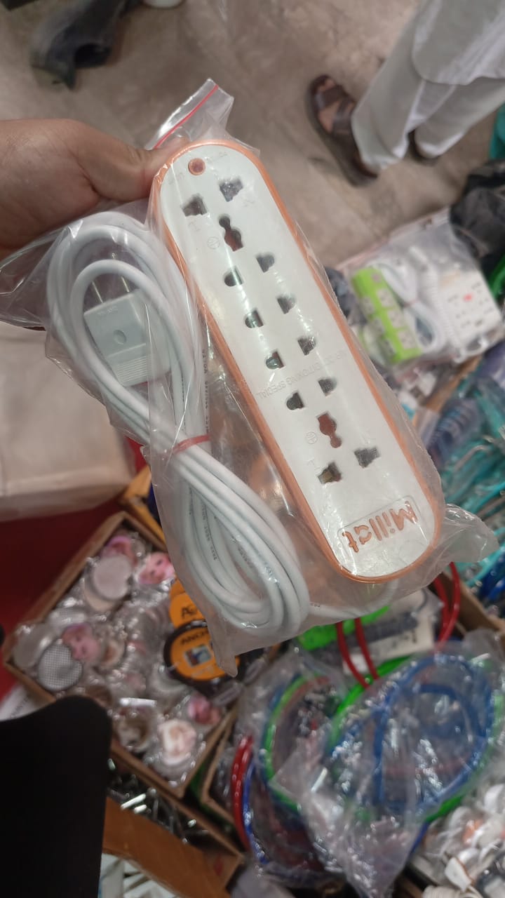 94536e122641ec1055fd94759bb77d4c Extension Lead 5‑Way | 4M Copper Wire | Power Switch | Multi‑Socket Extension Cord | White - Image 5