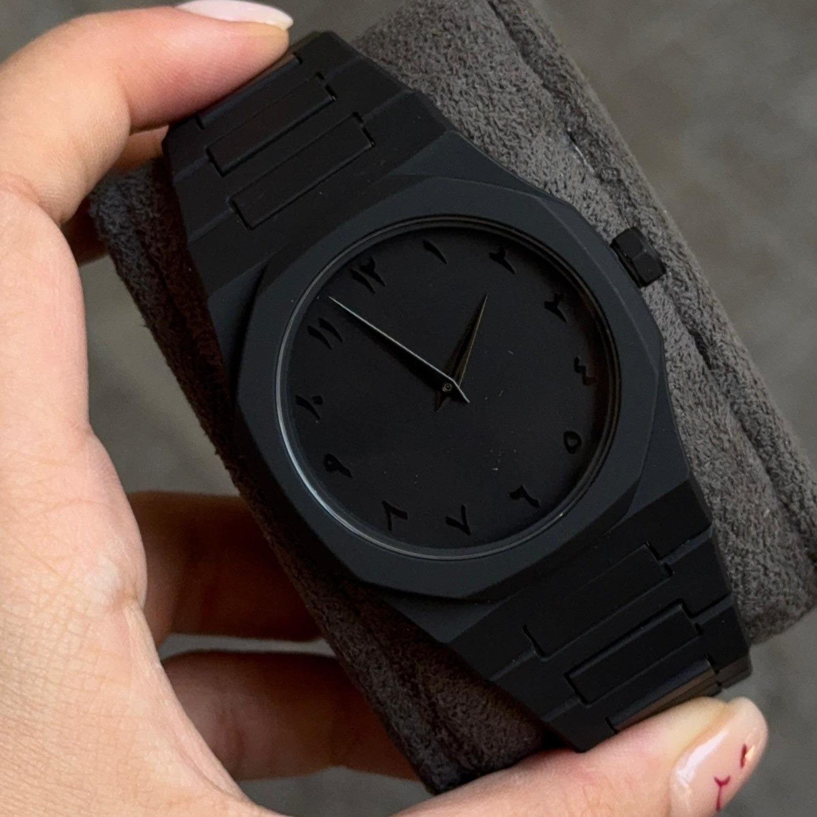 96807180ba22c6cff724d5bd55b62a35 Black Aura Couple Watch – Elegant Matching Timepieces, Stylish Fashion Accessories for Men and Women-without box - Image 3