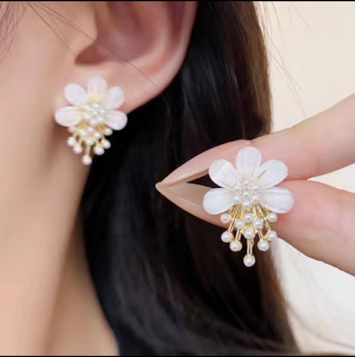 976d3812964a2a5c7095f80ba5d46c6b ZJX-162 Flower Pearl Korean Earrings – Elegant Design, Stylish Fashion Accessory for Women - Image 4