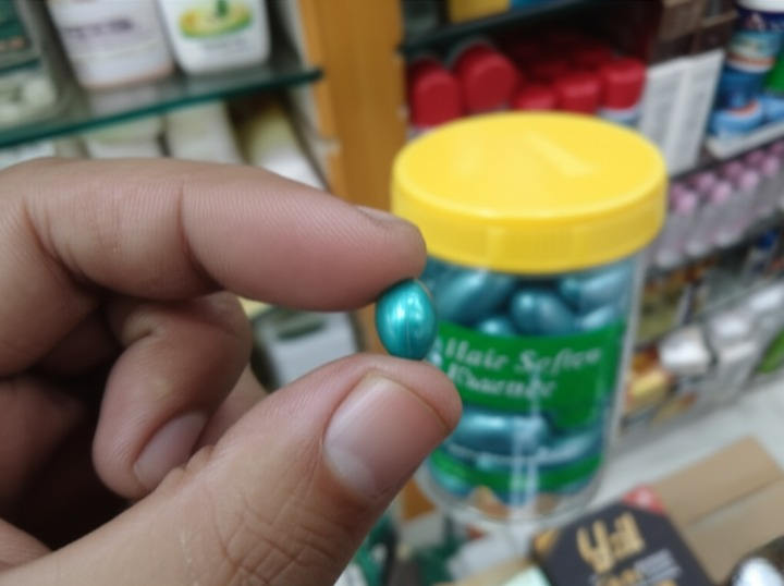 Gemini_Generated_Image_cjrljfcjrljfcjrl_cleanup Hair Soften Essence Capsules – 60 Softgel Capsules for Nourishing, Hydrating & Softening All Hair Types - Image 4