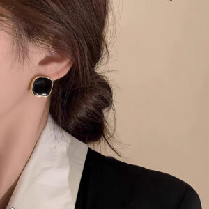 French Square Earrings Elegant Metallic Personalized Irregular Square Earrings Vintage Geometric Studs for Party Gifts W