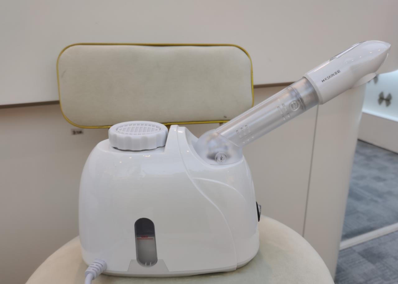 WhatsApp-Image-2025-07-03-at-12.57.11-PM-1 Facial Steamer Warm Mist Humidifier for Face Deep Cleaning Vaporizer Sprayer Salon Home Spa Skin Care Whitening - Image 4
