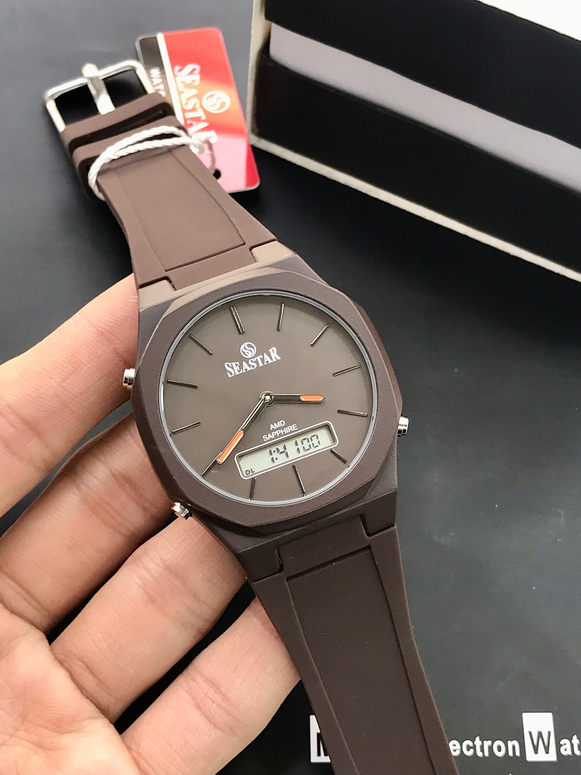 WhatsApp-Image-2025-07-14-at-8.06.17-PM SEASTAR SS-1110Gc Men’s Waterproof Quartz Watch – Analog Digital Display, Silicone Strap, Premium Build (Without Box) - Image 4
