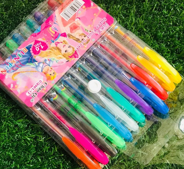 WhatsApp-Image-2025-08-22-at-12.13.22-PM Fruit Scent Gel Glitter Pen – 1.0mm Smooth Writing with a Sparkle | Pack of 12 - Image 3
