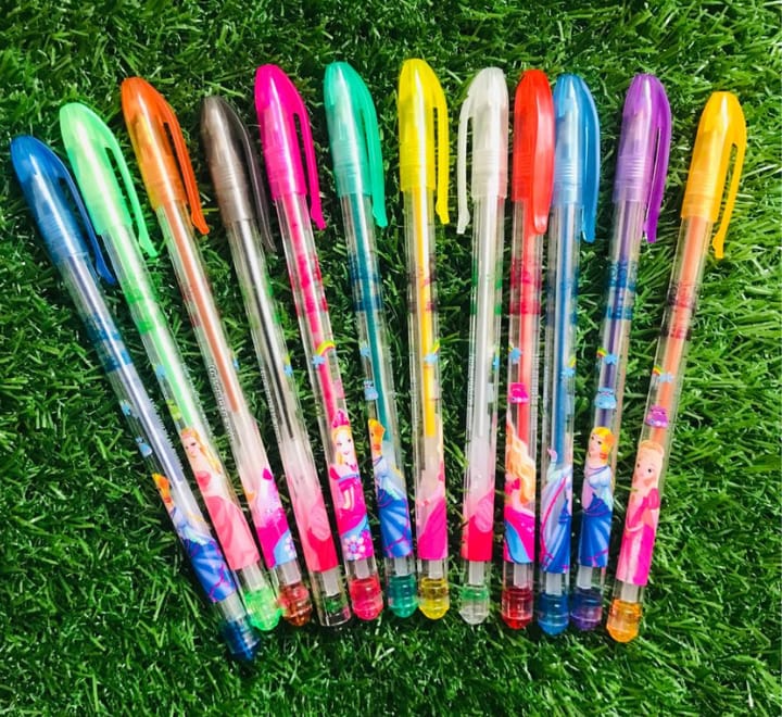 WhatsApp-Image-2025-08-22-at-12.13.41-PM Fruit Scent Gel Glitter Pen – 1.0mm Smooth Writing with a Sparkle | Pack of 12 - Image 4