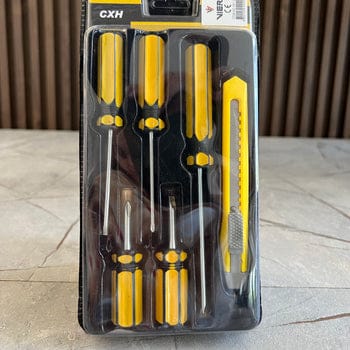 WhatsApp-Image-2025-08-26-at-4.37.15-PM-1 Set of 5 Screwdrivers & 1 Cutter – High Quality Hand Tool Kit with 2 Straight, 3 Cross Screwdrivers & Sharp Cutt - Image 3