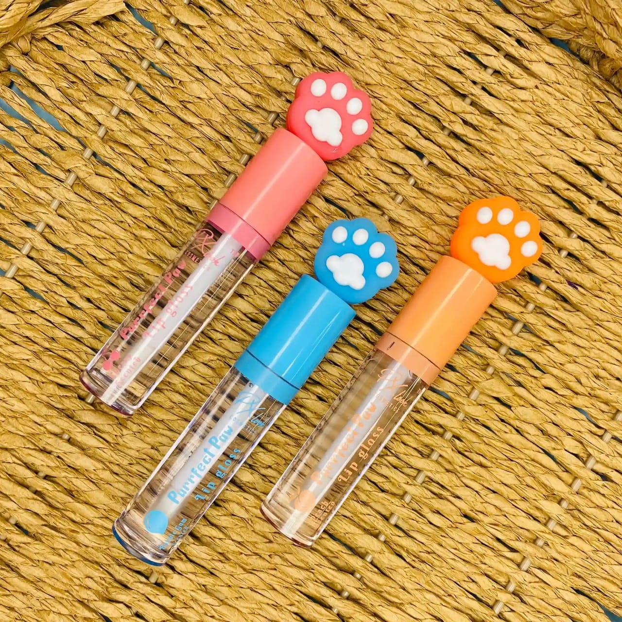 WhatsApp-Image-2025-08-27-at-8.32.41-PM-1 Cute Multipurpose Glitter Lip Gloss + Eyeshadow, Pack of 6 – Glossy Finish, High Pigmented, Multicolor - Image 4