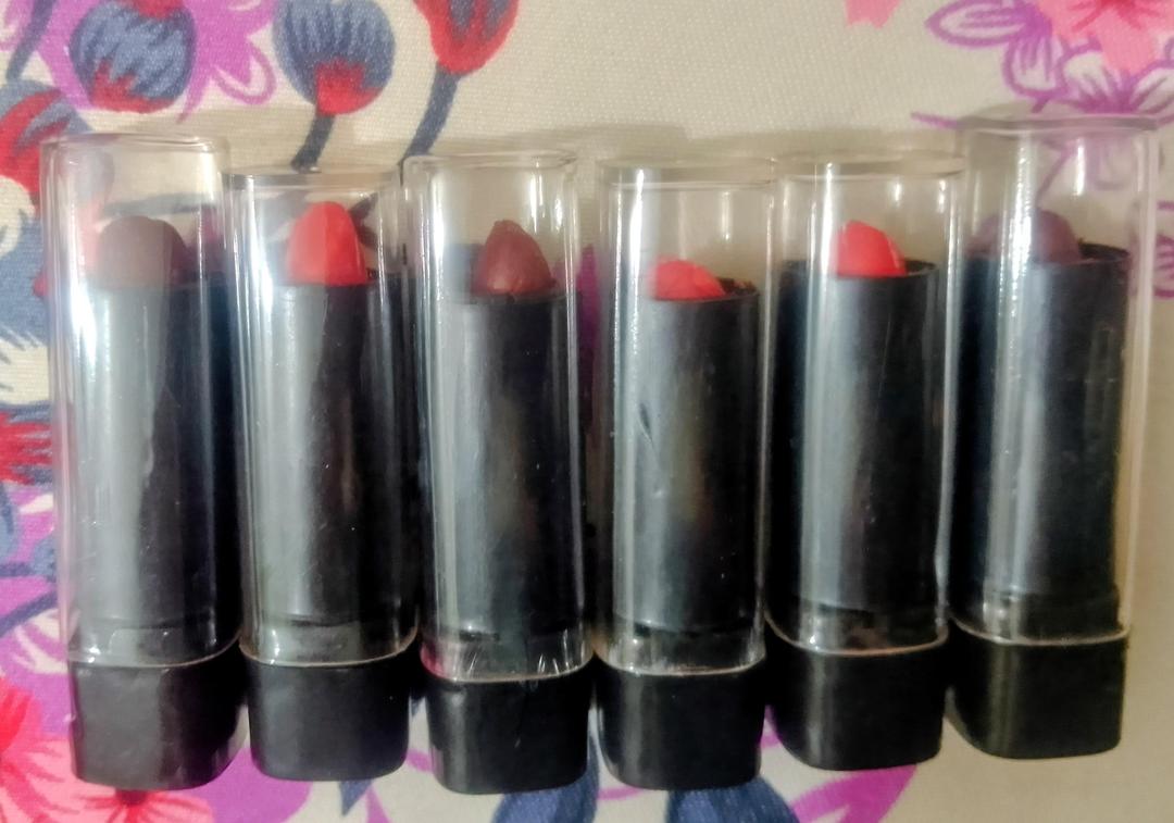 WhatsApp-Image-2025-09-03-at-1.36.41-PM-6 Casual Use Creamy Lipstick – Bold & Smooth Shades of Red | Long-Lasting, Moisturizing & Easy Glide Formula for D - Image 5