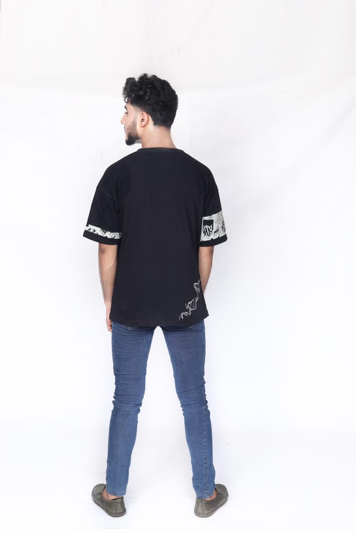 a408cb3fb7b3a02b565dffd5dfabf96b Professional Fashion Model for Urban Streetwear Apparel: E-commerce Studio Photography, Brand Ambassador, and High-Impac - Image 4