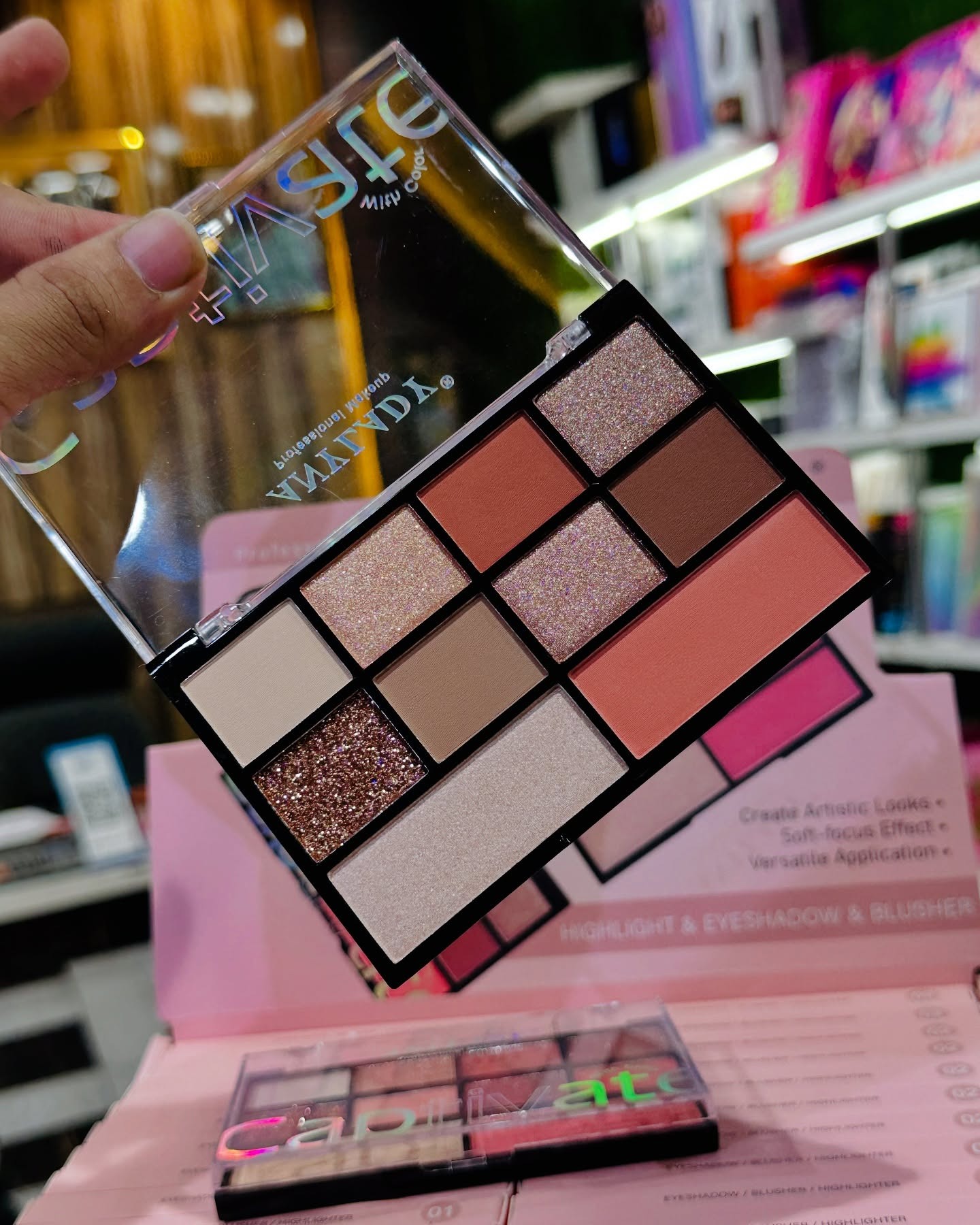 aad84b67d3b6b08ad72a3e9794808e47 ANYLADY Captivate Professional Makeup Palette - 9-Shade Eyeshadow & Blusher Kit with High-Pigment Matte, Shimmer & Glitt