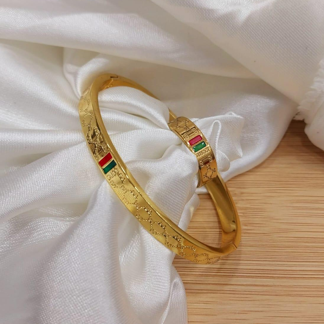 ab647b1d513817385ab4c915b6856afe Gold Plated Stainless Steel Bangles And A Matching Ring Providing Elegant Design Everyday Fashion Support - Image 2