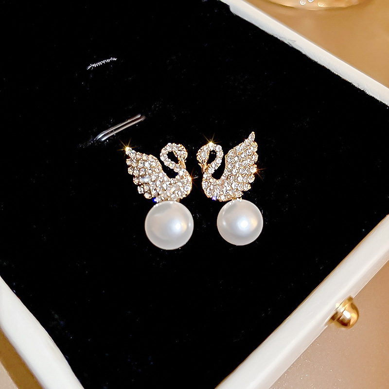 d8ce38df2e0d01d8f35abf989f378c3f ZJE-911 Swan Pearl Earrings – Elegant Korean Style Jewellery , Stylish Accessory for Women - Image 5