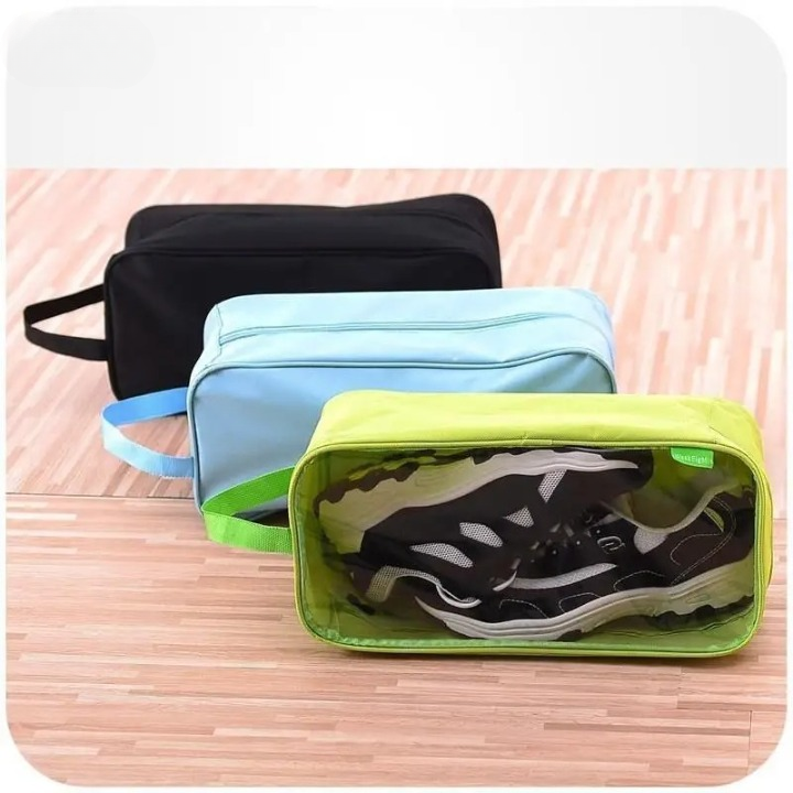 de932d0955feb9a72bcf468e18bf1349 Waterproof Travel Shoe Bag – Portable Ventilated Gym Organizer for Sports Shoes, Yoga, Basketball & Football – Odor-Proo - Image 2