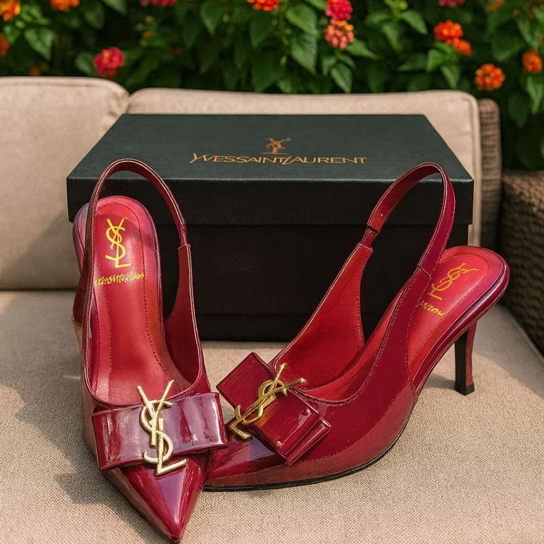 e365f9ad4f6af4f030c128572438e96e Burgundy Kitten Heel Shoes For Women – Stylish Slingback Design With Gold Accent Bow, Comfortable Fit, And Classy Glossy - Image 3