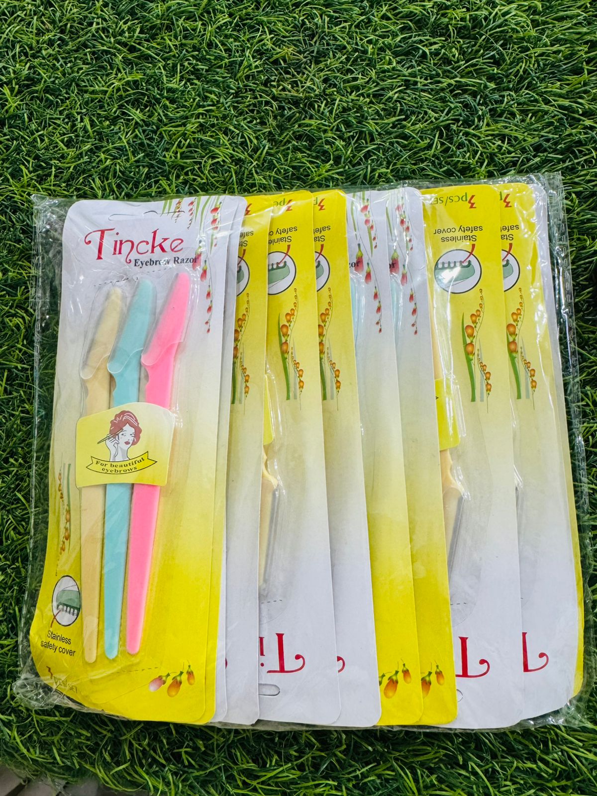 e3f80acbd20438992497cbfcfb93ccc2 Pack of 3 Tinkle Eyebrow & Facial Hair Razor for Women - Image 5