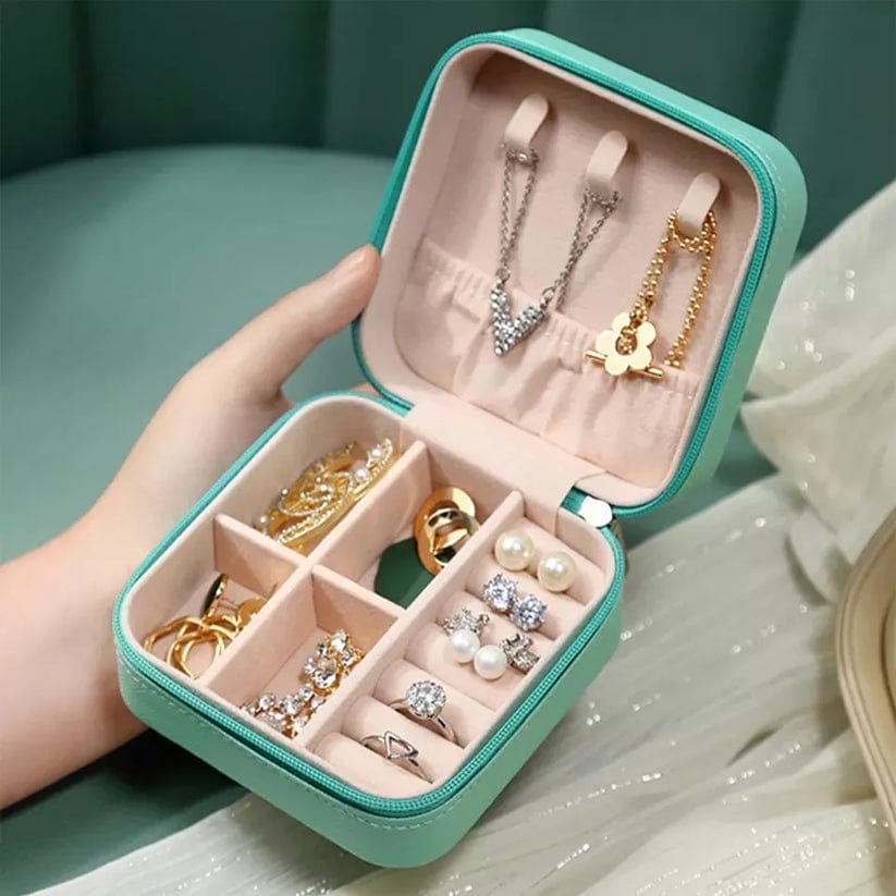 fc50c8994625f95cfff59c7321f3db49 QSJ-178 Mini Jewelry Organizer – Compact Storage Box, Elegant and Practical Accessory for Women- RANDOM COLOUR - Image 4