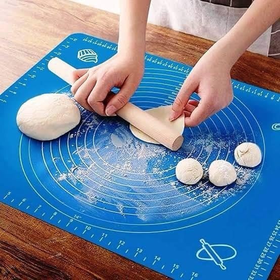 imgi_7_61bvshorwDL Silicone Non-Stick Rolling Mat 40x50cm – Non-Slip Pastry Mat for Dough, Cakes & Baking (Random Color) - Image 3