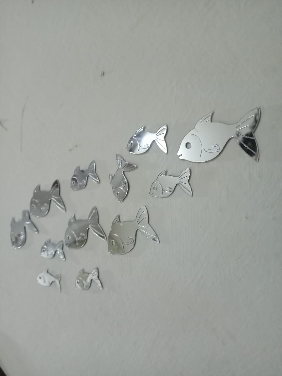 30 Pcs Acrylic Fishes Mirror Wall Art Decor Fishes Mirror Stickers Decals for Kids Girls Bedroom Bathroom Playroom silve