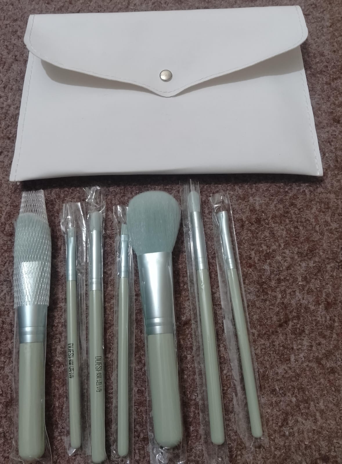 7 Pcs makeup Brush Set Complete Lip Brush Eye Shadow Loose Powder Brush Beauty Tools With Pouch (Green)