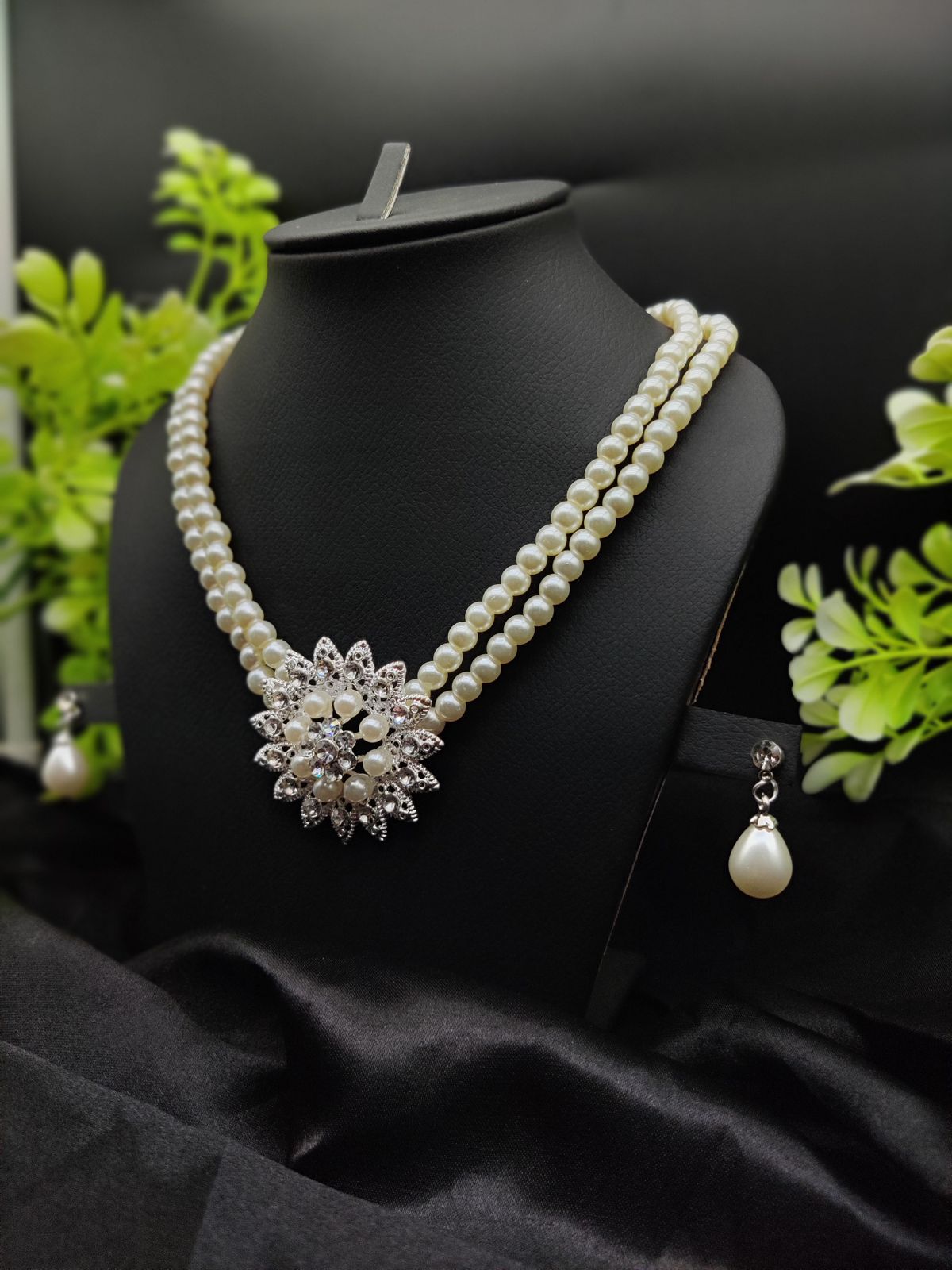 Imported Graceful Radiance Pearl Necklace Set with Exquisite Floral Pendant   | Artificial Jewellery For Girls & Wom