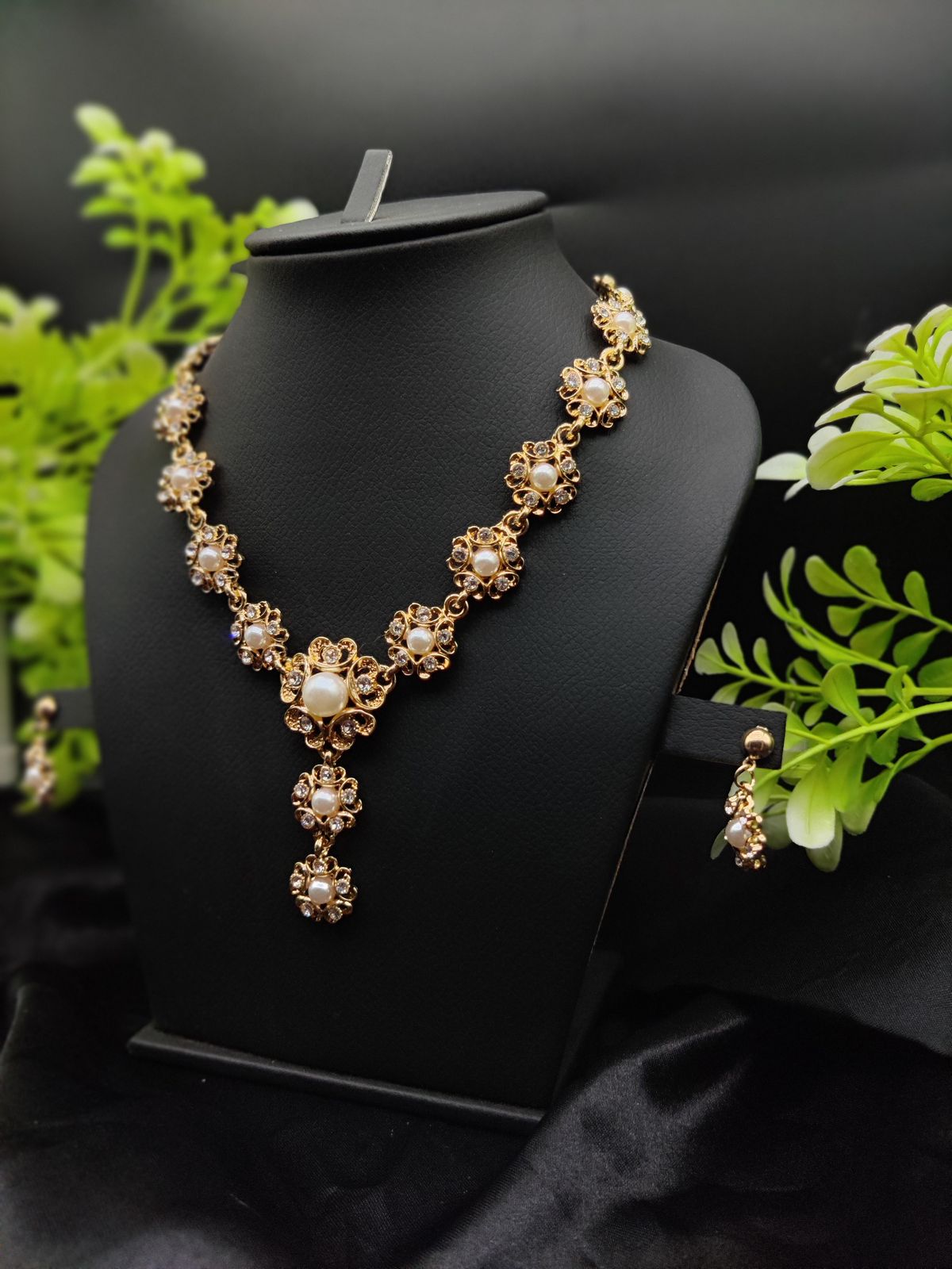 Imported Majestic Pearl Flower Necklace Set  ✨ | Best Quality Necklace For Girls & Women | Artificial Jewellery