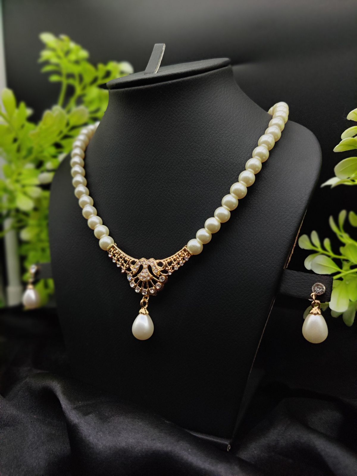 Imported Regal Pearl Embrace Necklace Set with Elegant Drop Design ✨ | Best Quality Necklace For Girls & Women | Art
