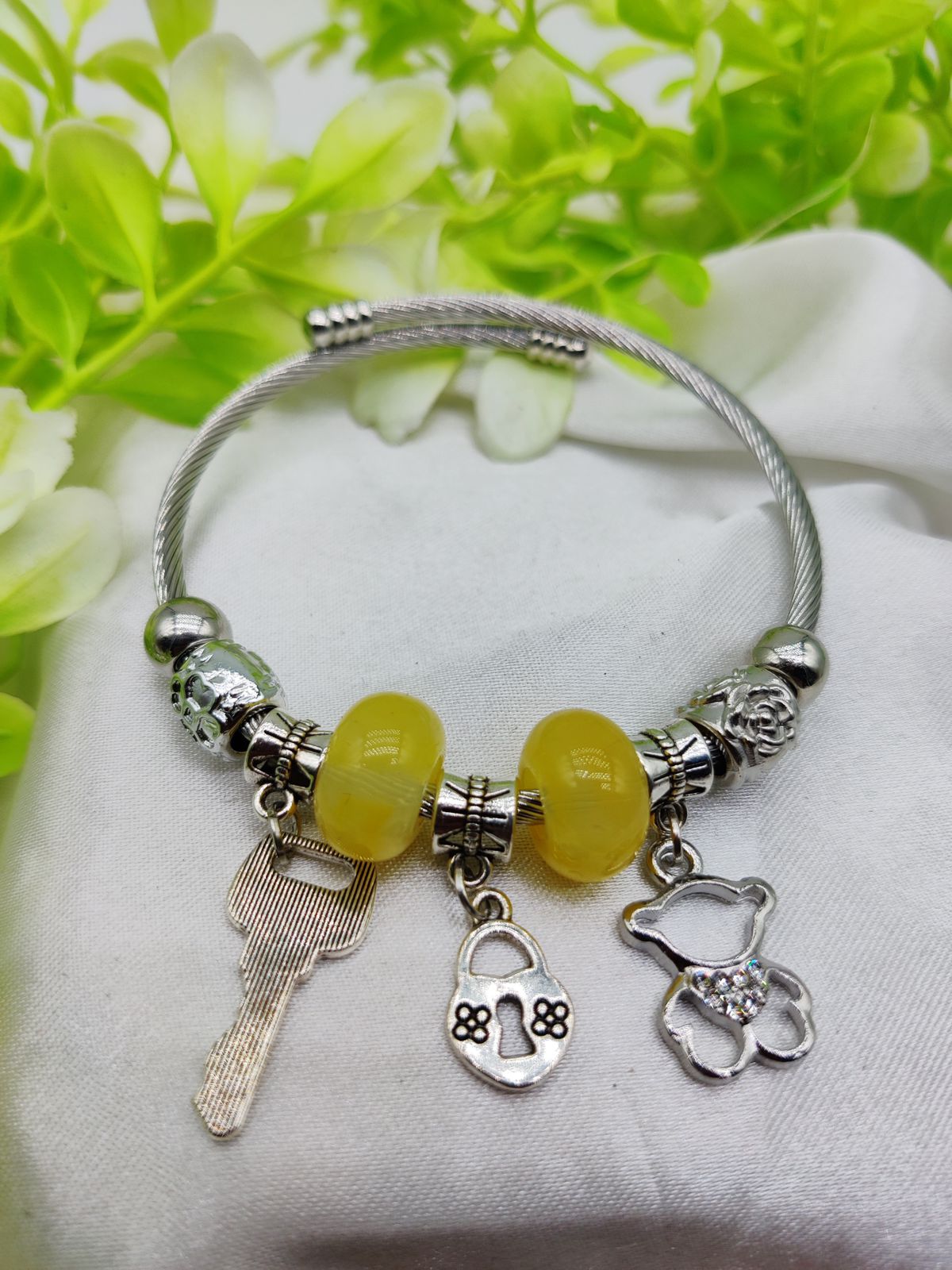 1 Piece Intelligent Elegant Pandora Charm Bracelet with Yellow Beads and Adorable Charms