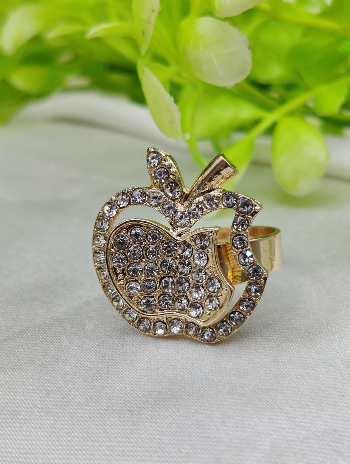 1 Piece Imported Glittering Crystal Apple Ring – Elegance Redefined ✨ | Luxurious Design Ring | Adjustable Ring | Ring F