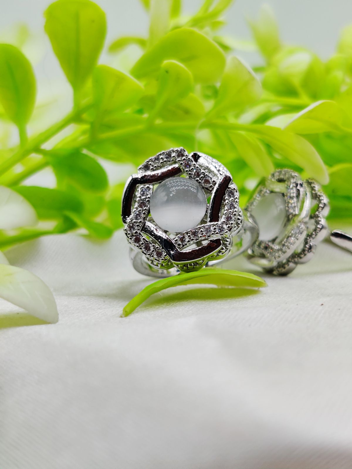 1 Piece Imported Elegant Dual-Tone Floral Gemstone Rings - Timeless Design   | Luxurious Design Ring | Adjustable Ring |