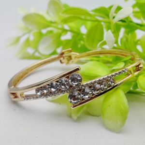 Radiant Elegance Adjustable Crystal Bracelet – | Best Quality Artificial Bracelet For Girls & Women | Imported Glamo