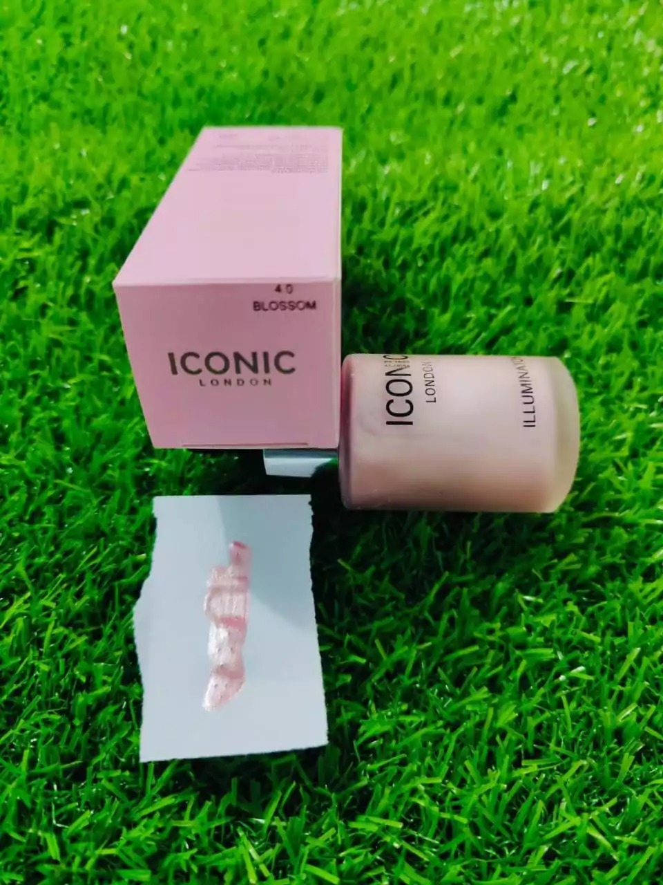 ICONIC ILLUMINATOR SHINE LIQUID HIGHLIGHTER