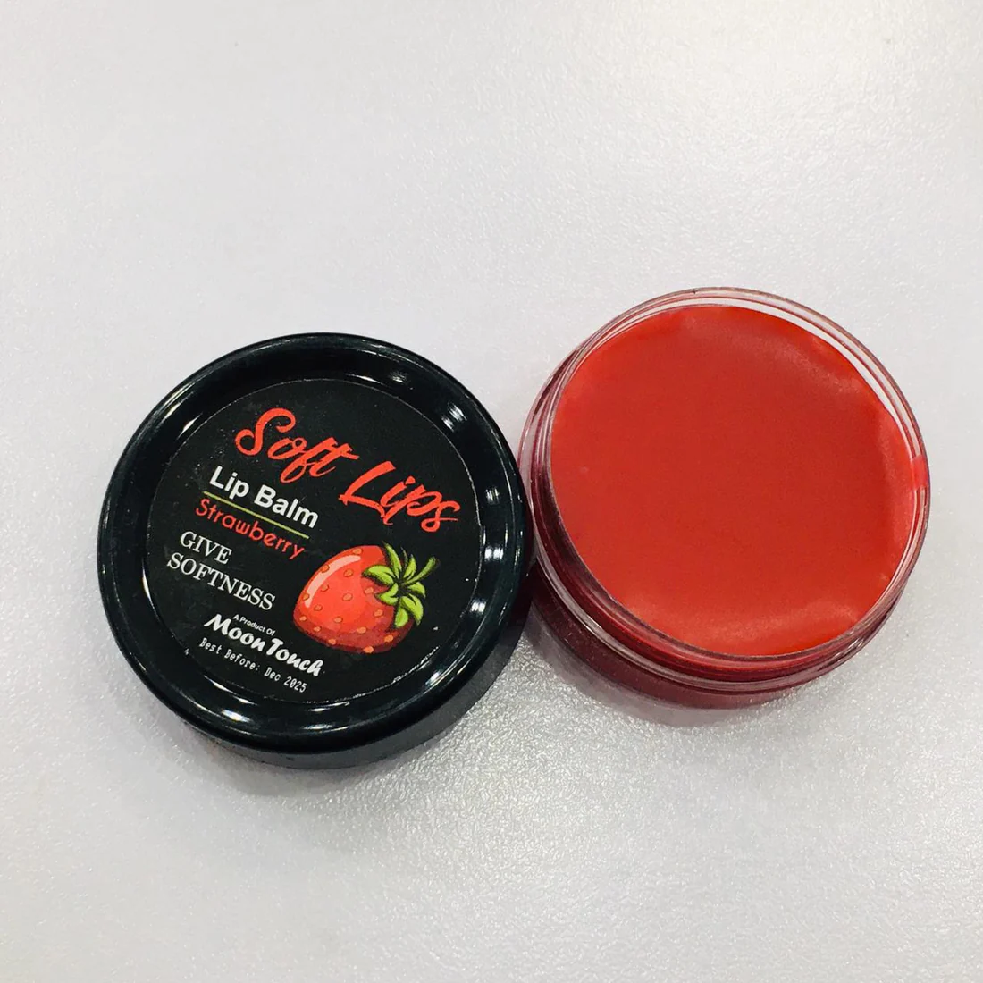 Lip Balm Small Give softness for Men and women