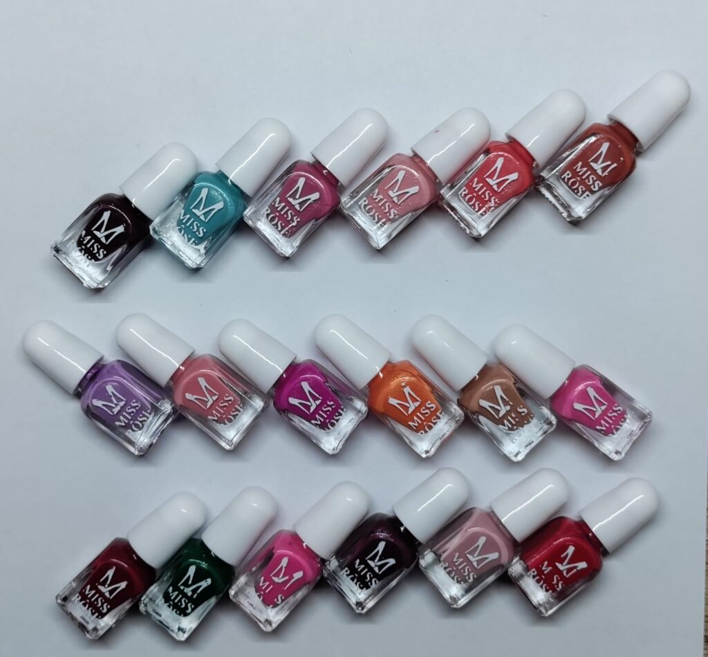 Nail Paints Nail Polish High Quality in Multicolor for Women Quick Dry
