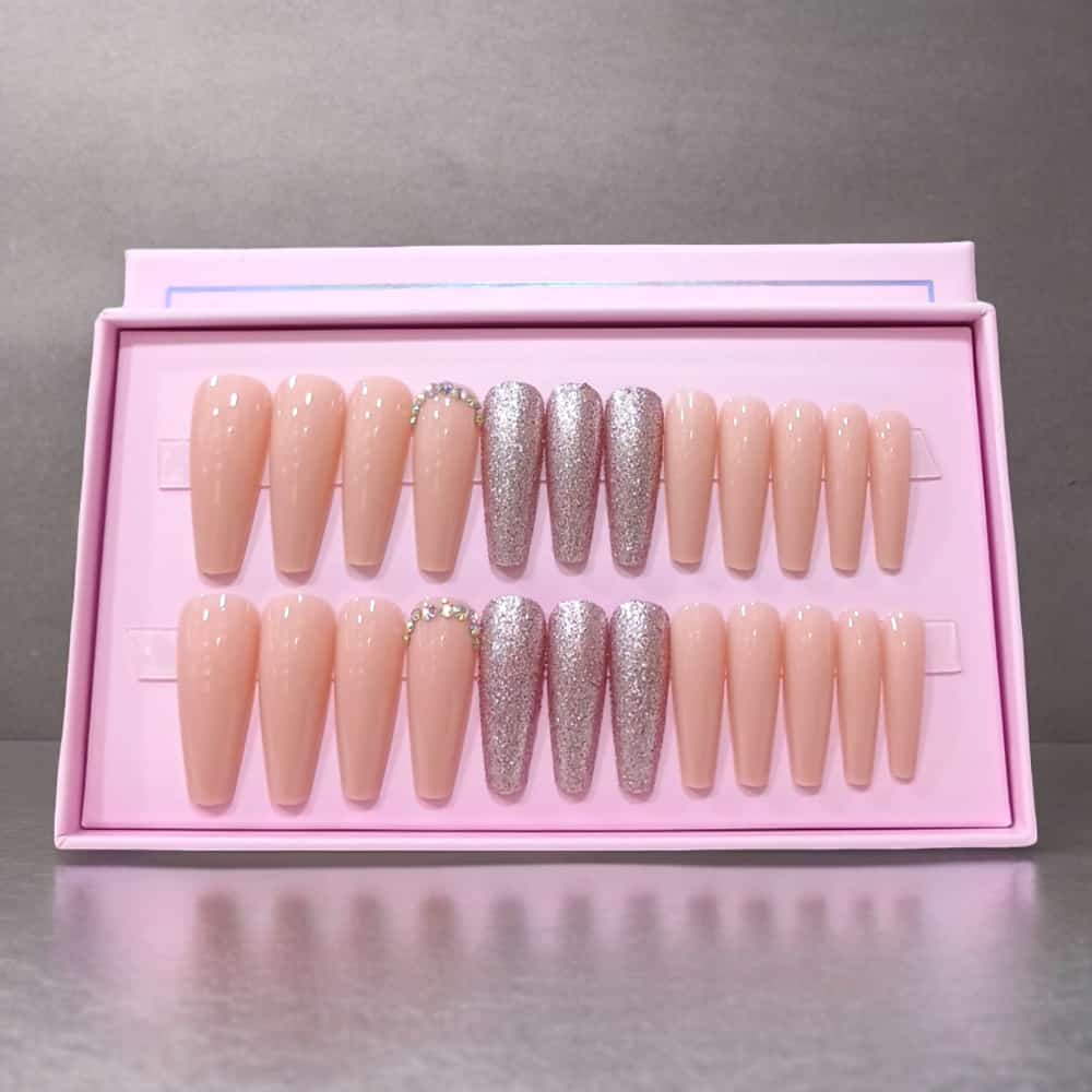 24Pcs O.TWO.O  pink Matte Nails with accessories