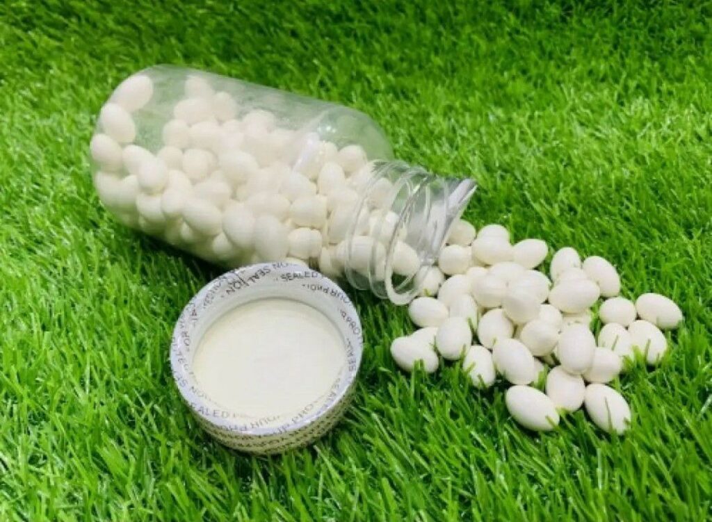 100 Pcs Jar Of Vitamin E Whitening Capsules for Brighter, Radiant Skin - Skin Whitening & Brightening Capsules with Vitamin E for a Natural Glow - Glow Up Whitening Capsules with Vitamin E